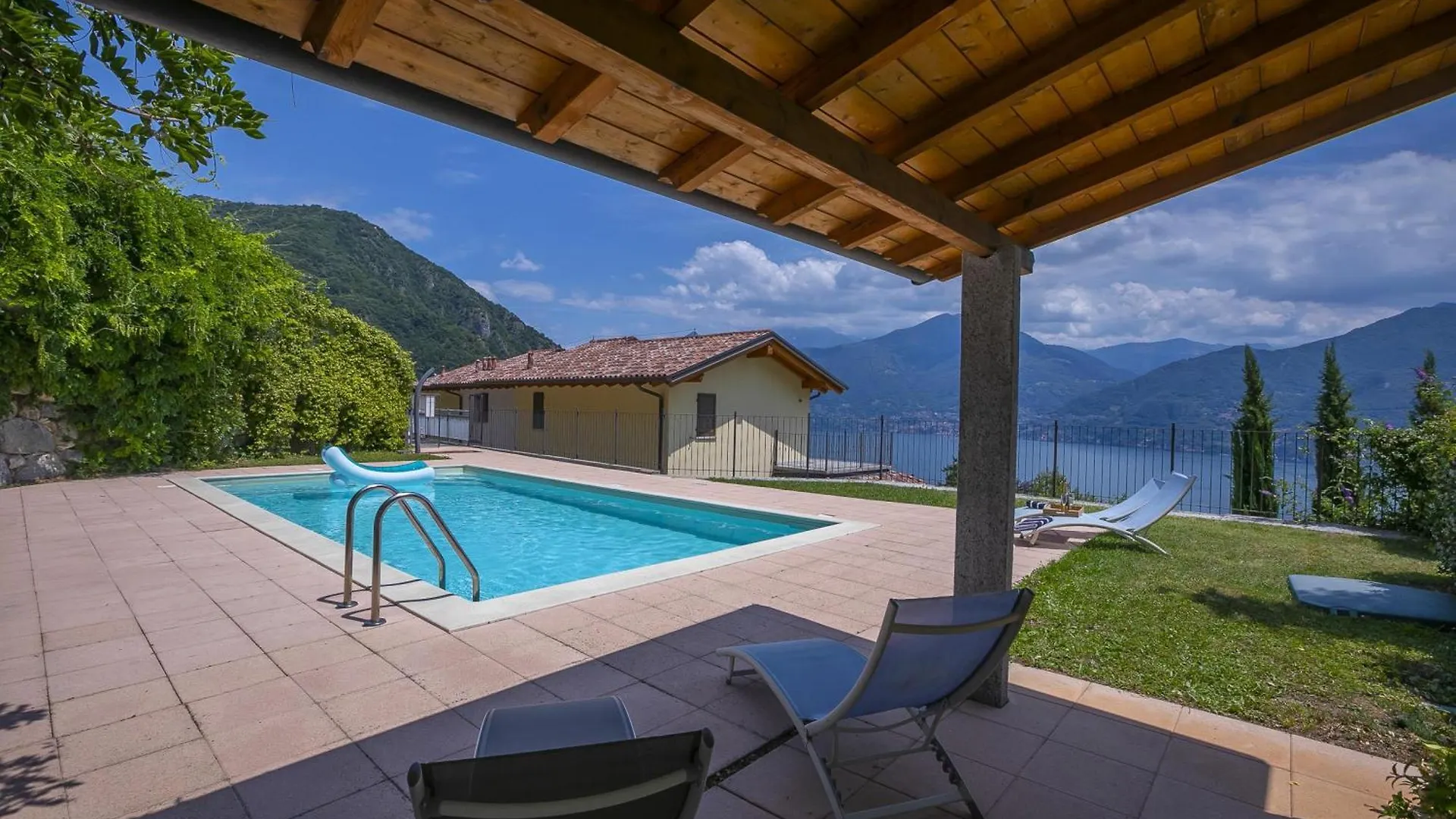 Parco Dei Cervi Terrazzo Apartment Plesio Italy